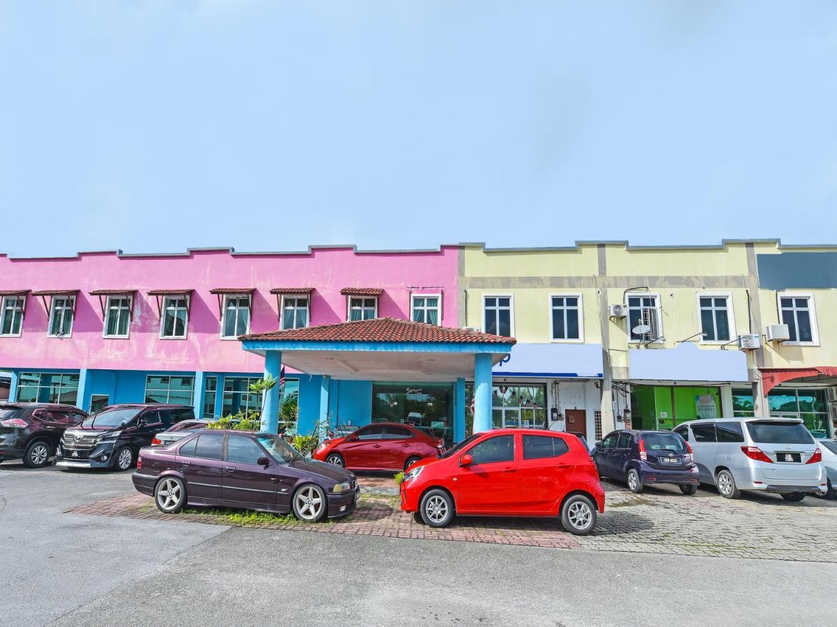 פנתאי צנאנג Oyo 275 Senyum Inn מראה חיצוני תמונה