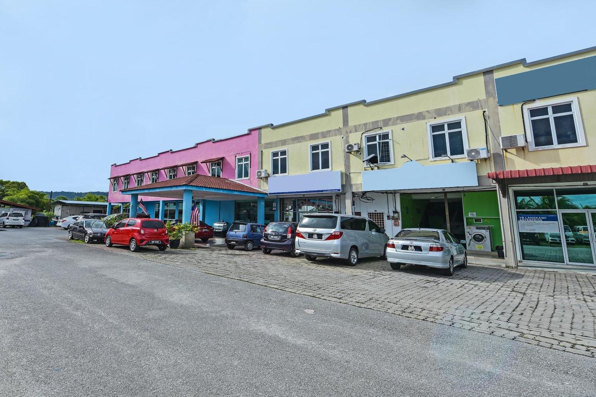 פנתאי צנאנג Oyo 275 Senyum Inn מראה חיצוני תמונה