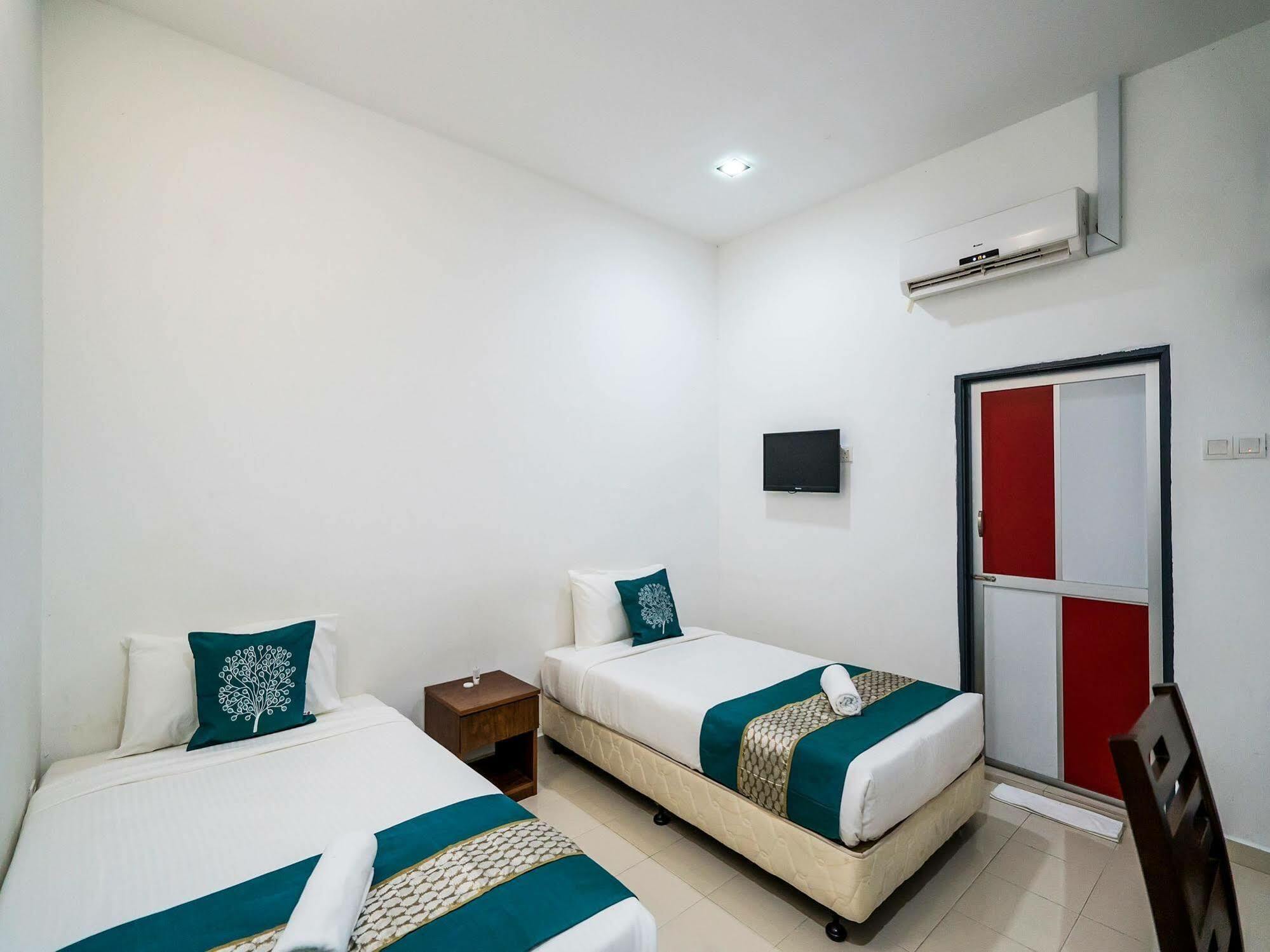 פנתאי צנאנג Oyo 275 Senyum Inn מראה חיצוני תמונה