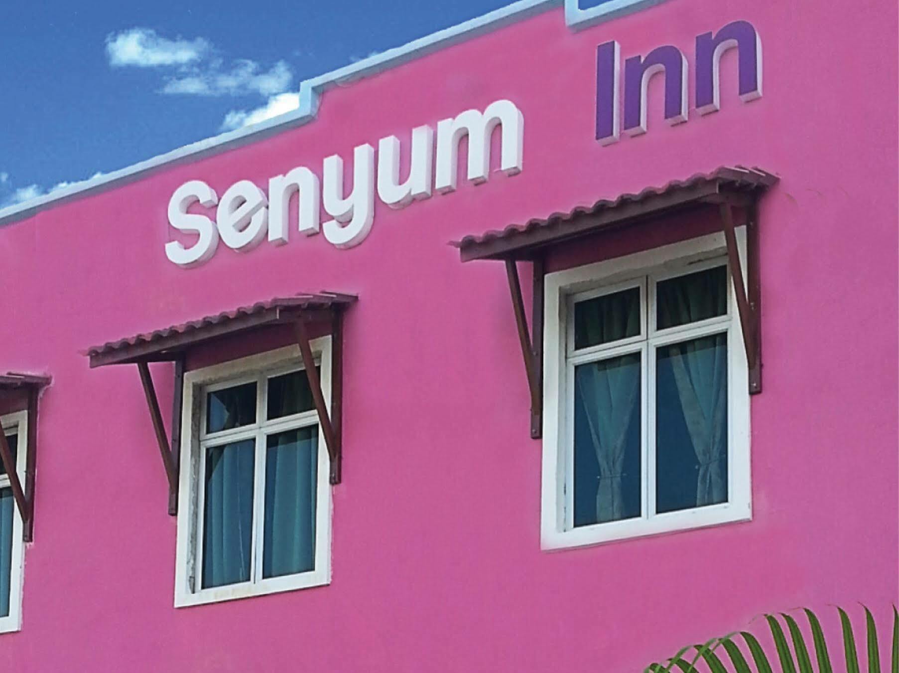 פנתאי צנאנג Oyo 275 Senyum Inn מראה חיצוני תמונה