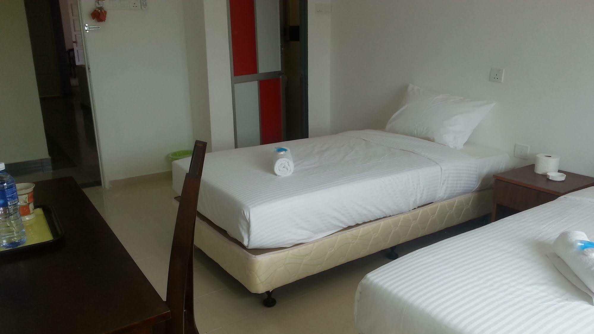 פנתאי צנאנג Oyo 275 Senyum Inn מראה חיצוני תמונה